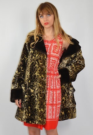 VINTAGE 1970S PREMIUM LEOPARD PRINT FAUX FUR COAT