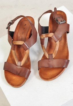 Vintage 00s real leather mid heel sandals
