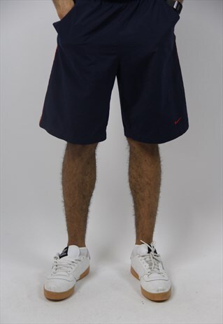 VINTAGE NIKE SHORTS
