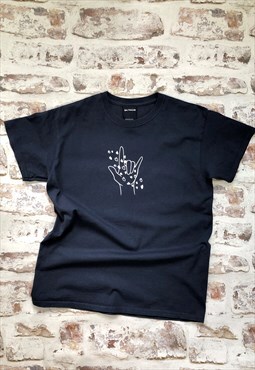 Love and hearts BSL t-shirt - NAVY unisex fit