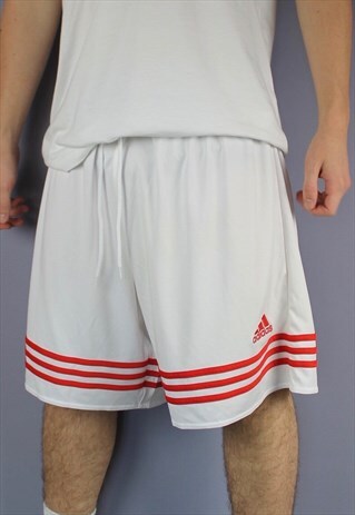 VINTAGE ADIDAS SHORTS IN WHITE WITH EMBROIDERED LOGO AND DRA