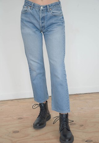 VINTAGE 90S LEVI'S 501 JEANS IN LIGHT BLUE WASH