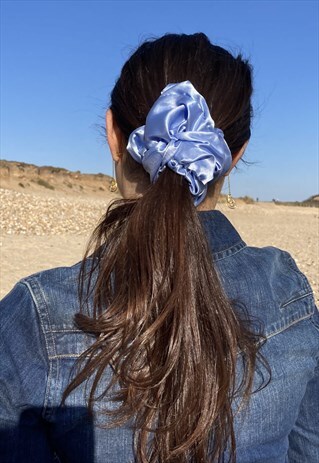 GIANT SATIN HAIR SCRUNCHIE