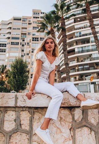PAMMY -WHITE PEASANT TOP