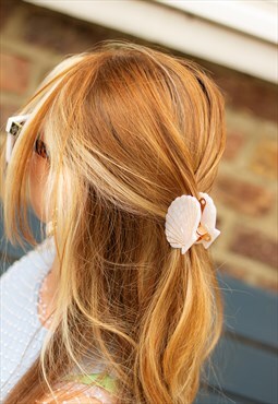 White Sea Shell Claw Hair Clip