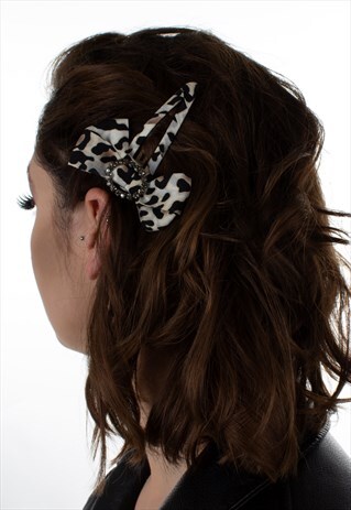 RHINESTONE WITH ANIMAL PRINT BOW HAIR CLIP