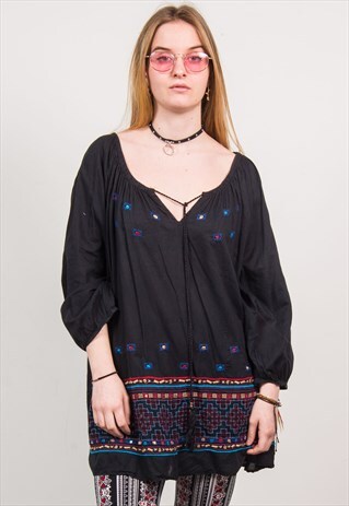VINTAGE 90'S EMBROIDERED HIPPIE TOP