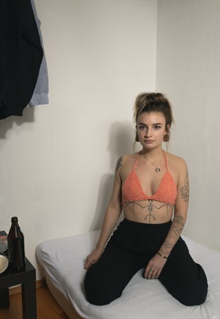 CROCHET TOP IN ORANGE BIKINI LOOK