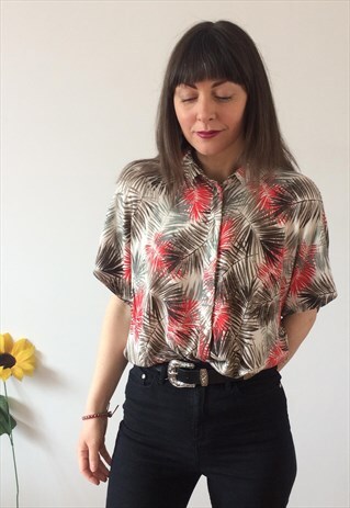VINTAGE 90S GREEN & RED LEAFY PRINT OVERSIZED SHIRT