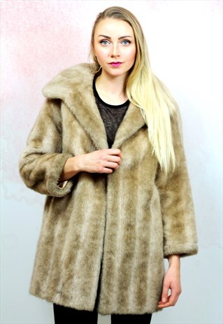 1960S VINTAGE LIGHT TAN BROWN SOFT FAUX FUR COAT