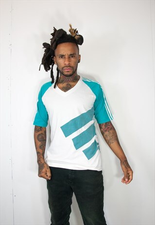 VINTAGE ADIDAS T SHIRT