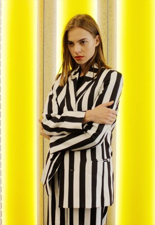 BLACK AND WHITE STRIPED BLAZER
