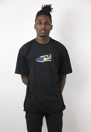 VINTAGE NIKE CORTEZ 90S T-SHIRT