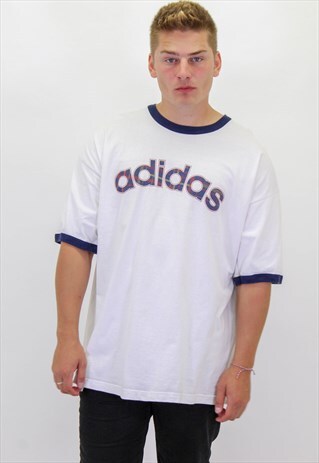 VINTAGE ADIDAS T-SHIRT