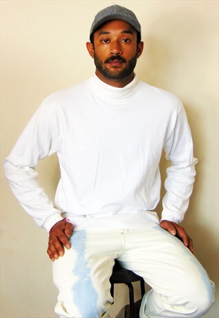 90S MINIMALIST SPORTSWEAR WHITE TURTLE NECK TEE LARGE