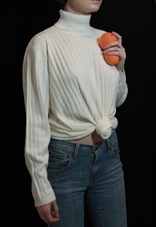 WHITE TURTLENECK SWEATER