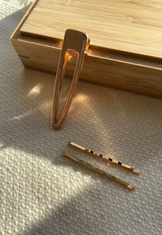 GOLDEN HAIR CLIPS