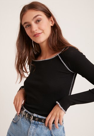 LONG-SLEEVED T-SHIRT IN BLACK WITH CONTRAST STITCHING