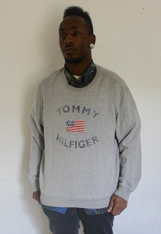TOMMY HILFIGER SPELL OUT SWEATSHIRT LARGE