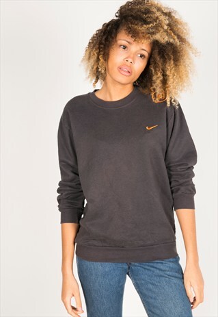 VINTAGE 90S USA NIKE SWEATSHIRT