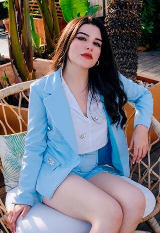 BLUE BLAZER WITH EMBROIDERY DETAILS