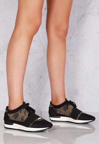 TRAINER WITH STRETCH BAND IN CAMOUFLAGE
