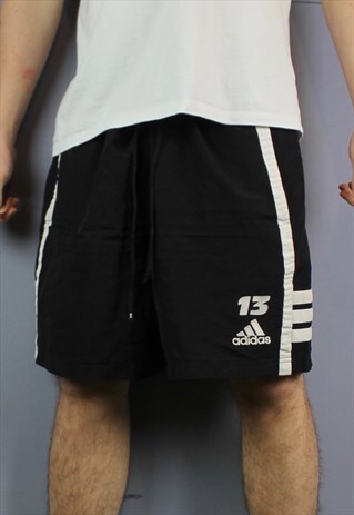 VINTAGE ADIDAS SHORTS IN BLACK WITH POCKETS, DRAWSTRINGS AND