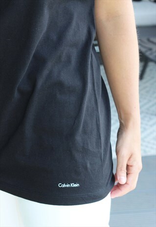 VINTAGE 00S CALVIN KLEIN OVERSIZED T SHIRT