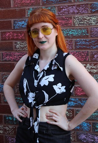 VINTAGE 80'S BLACK & WHITE FLORAL PRINT CROP TOP