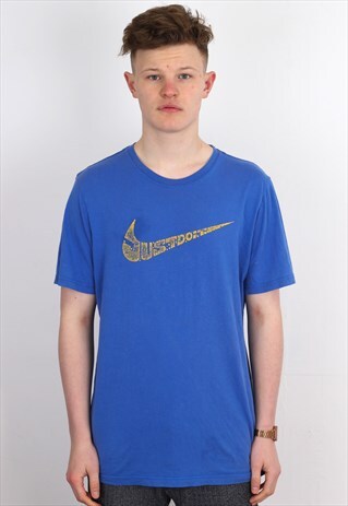 VINTAGE NIKE T SHIRT