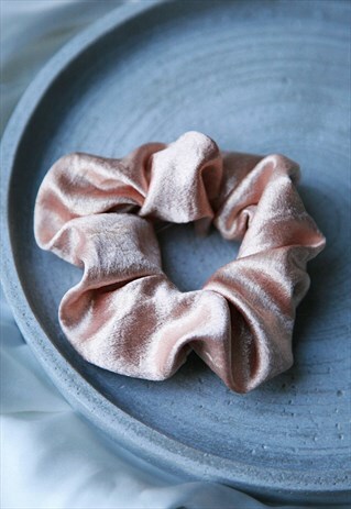 SATIN TEXTURED LUXE HAIR SCRUNCHIE