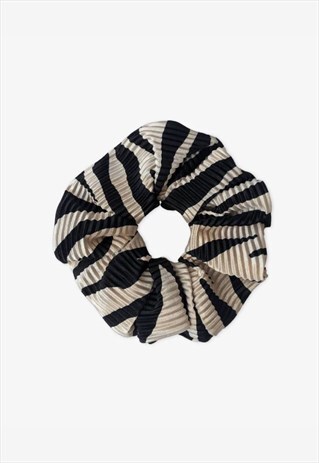 LARGE ZEBRA PLISSE SCRUNCHIE