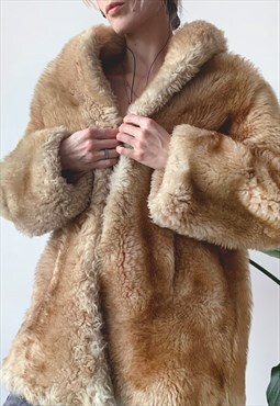 Vintage 00's Y2K Beige Oversized Warm Faux Fur Overcoat