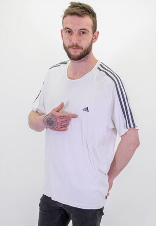 VINTAGE ADIDAS T-SHIRT IN WHITE XL