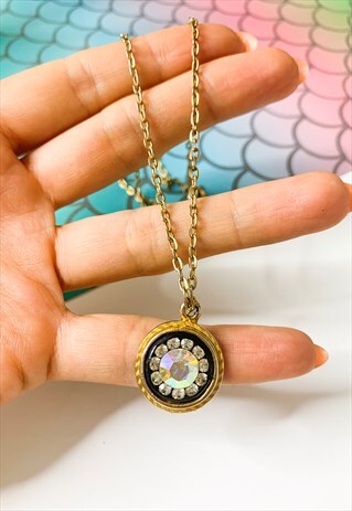 1970'S FLORA MEDALLION NECKLACE WITH GEM