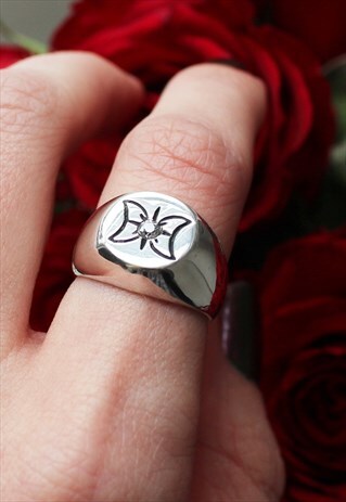 TRIPLE CRESCENT MOON CURSE STERLING SILVER SIGNET RING