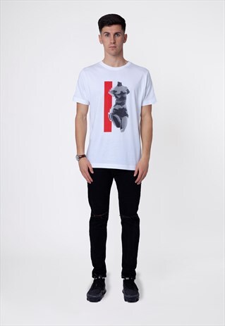 WHITE T-SHIRT WITH VIXEN GRAPHIC