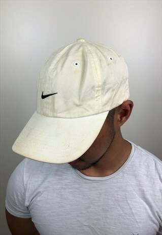 VINTAGE WHITE NIKE CAP