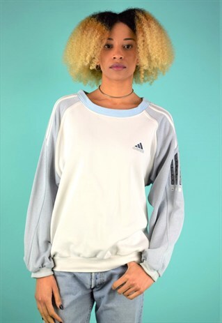 VINTAGE 90'S ADIDAS SWEATSHIRT