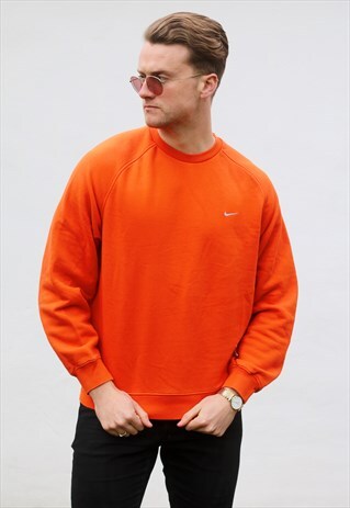 NIKE USA 90S MINIMALIST SWEATSHIRT
