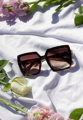 TORTOISE SHELL FRONT LENS CHUNKY SQUARE ANGLED SUNGLASSES
