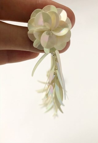 1980'S WHITE IRIDESCENT FLOWER DROP EARRINGS