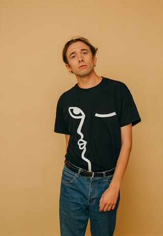 ABSTRACT FACE TEE