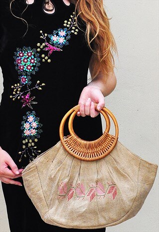 VINTAGE EMBROIDERED NATURAL LINEN BAMBOO HANDLES TOTE BAG