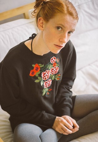 FLORAL PATCH SWEATER
