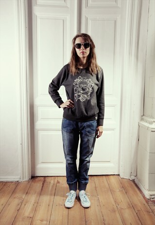VINTAGE 90'S GREY SKULL PRINT JUMPER