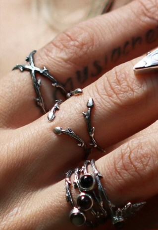 HYSMINAI SISTER WISHBONE GOTHIC THORN STERLING SILVER RING