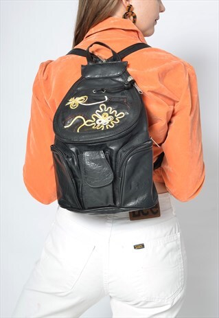 VINTAGE 90S FESTIVAL BUCKET BACKPACK IN BLACK FAUX LEATHER