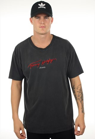 VINTAGE TOMMY HILFIGER BIG LOGO T SHIRT