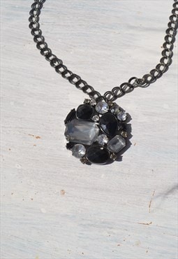Deadstock black/white crystals chain pandant necklace.
